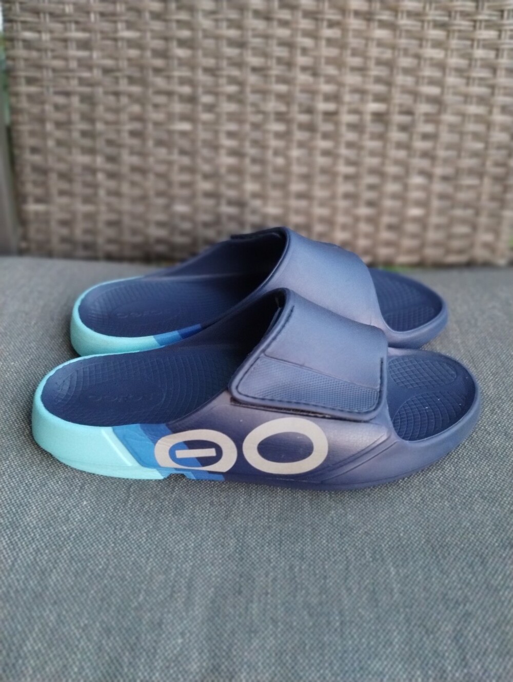 OOFOS OOahh Sport Flex Recovery Slides Men’s 11 Women’s 13 Navy Blue